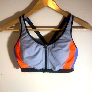Padded cup sports bra